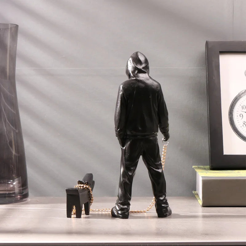 Escultura Homem com Cães - Estilo Banksy – Universo Decor